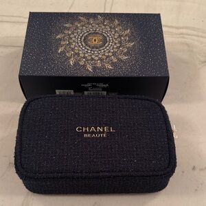 Chanel Beauté Textured Navy BluePouch with Gold Logo NWT